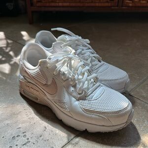 Nike Airmax shoes sneakers women’s 7.5 size pink white super comfy